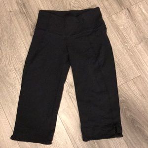 Lululemon size 4 yoga pants black